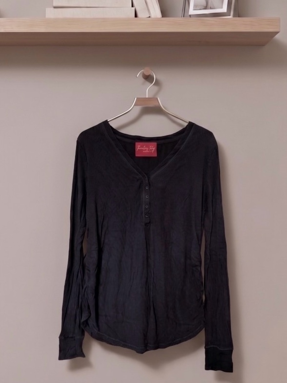 Paisley Sky Maternity L Black Long-Sleeve Henley Top